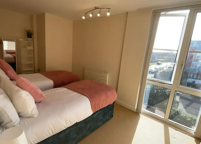 City Centre Free Parking And Wifi Sleeps 6