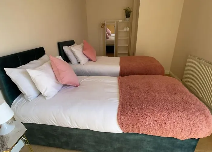 City Centre Free Parking And Wifi Sleeps 6