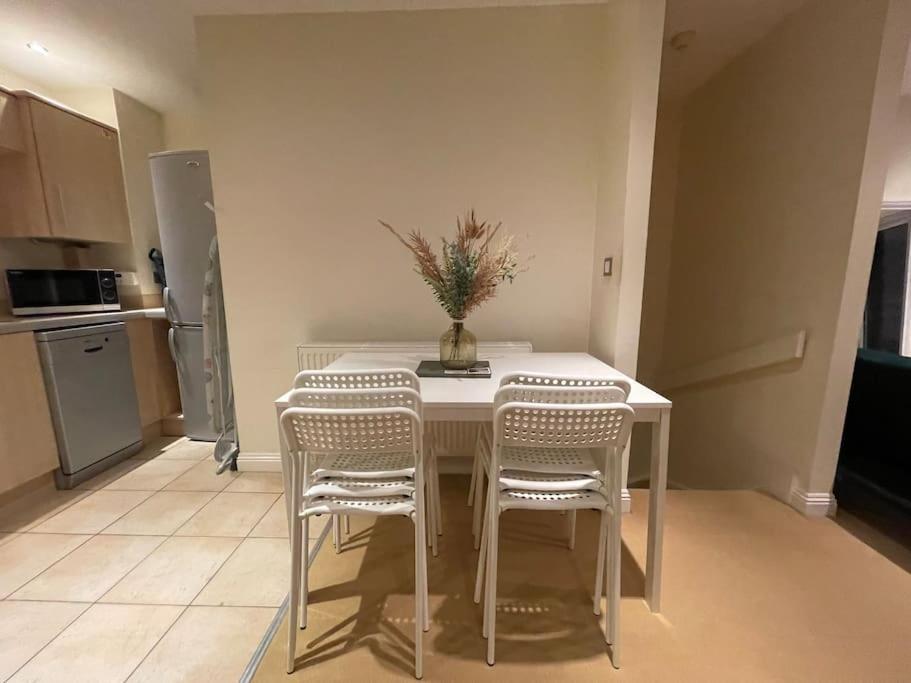 Apartment Centre Free Parking And Wifi Sleeps 6 Leicester