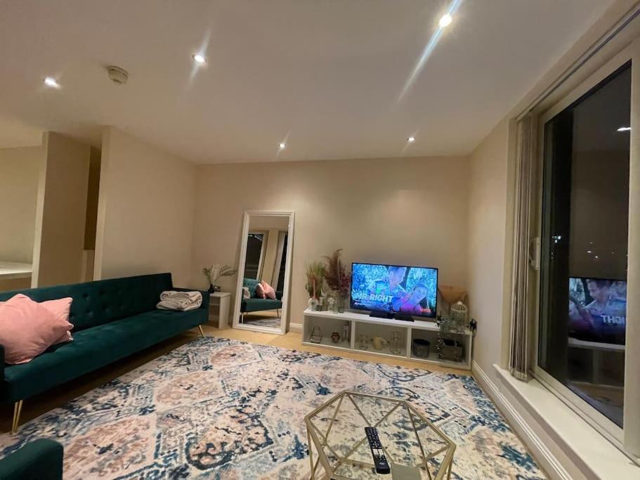Centre Free Parking And Wifi Sleeps 6